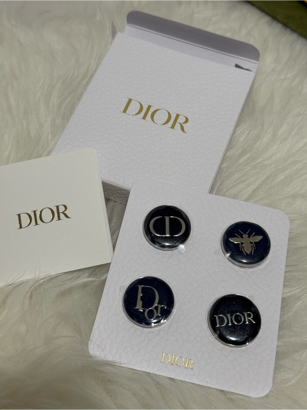 Christian Dior Beauty 4 Round Enamel Logo Buttons / Lapel Pins - Picture 3 of 8